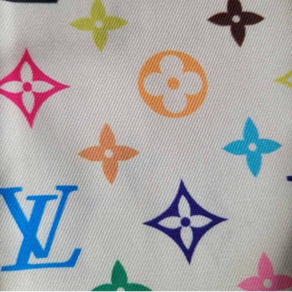 Louis Vuitton Murakami Monogram Scarf #M78125 - Picture 5 of 11